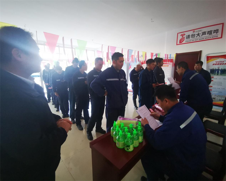 選煤公司：袁大灘選煤廠巧借燈謎競(jìng)猜活動(dòng)，助力百日安全生產(chǎn)2.png