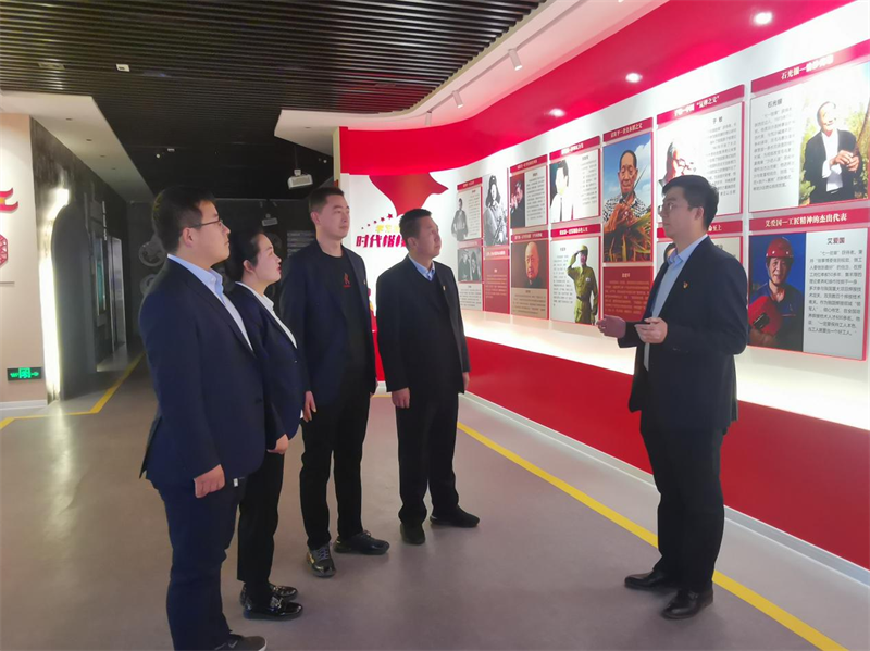 神木分公司項目運營黨支部開展“學習黨的二十大  弘揚憲法精神”主題黨日活動.png