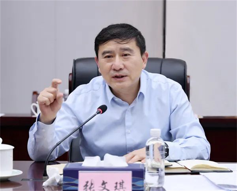 陜煤集團(tuán)黨委理論學(xué)習(xí)中心組傳達(dá)學(xué)習(xí)陜西省黨政代表團(tuán)赴江蘇上海浙江學(xué)習(xí)考察和小結(jié)會議精神2.jpg